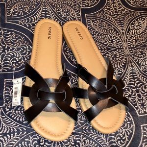 NWT BLACK MEDALLION SANDAL 😍